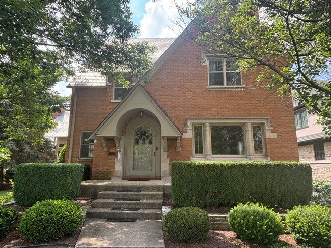 property at 182 S Kenmore Ave