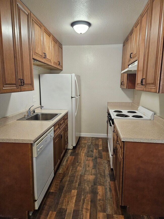 20633 Chief Fuller Rd in Mi Wuk Village, CA - Building Photo - Building Photo