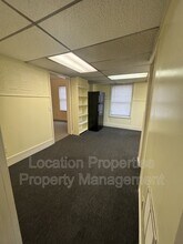 913 New York St in Lawrence, KS - Building Photo - Building Photo