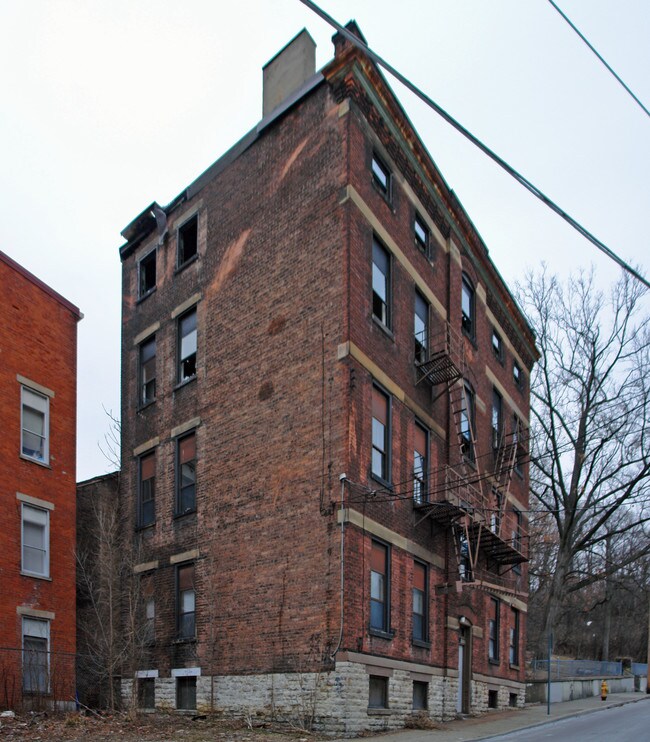 4 Thill St in Cincinnati, OH - Building Photo - Building Photo