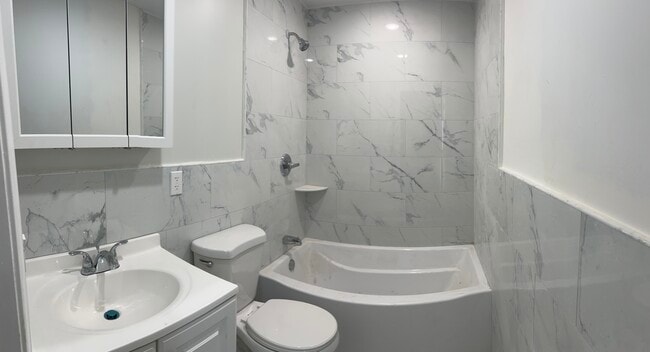 4025 Spring Garden St, Unit 3a