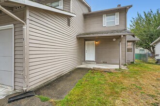 2025 C St SE in Auburn, WA - Building Photo - Building Photo