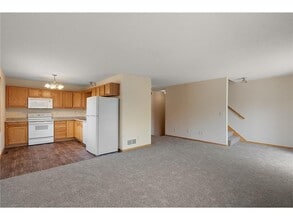 1613 County Rd D E in Maplewood, MN - Building Photo - Building Photo