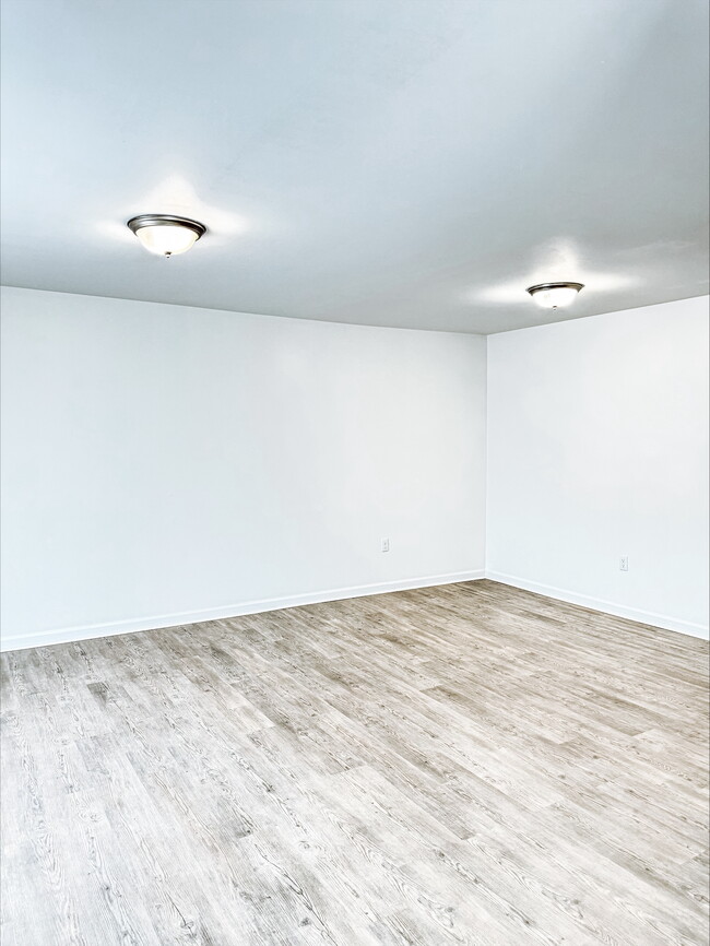 Spanish Lake Apartments in New Iberia, LA - Building Photo - Building Photo