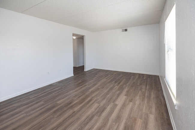 New Royal Estates Apartmentes in Jacksonville, FL - Foto de edificio - Interior Photo