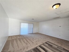 3417 Civic Center Dr, Unit A in North Las Vegas, NV - Foto de edificio - Building Photo