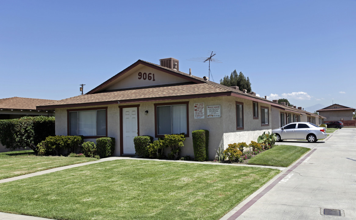 9061 Juniper Ave in Fontana, CA - Building Photo