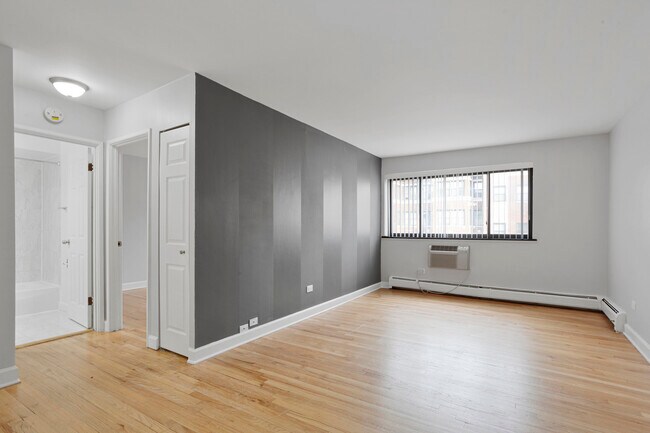 6758 N Sheridan Rd in Chicago, IL - Building Photo - Building Photo