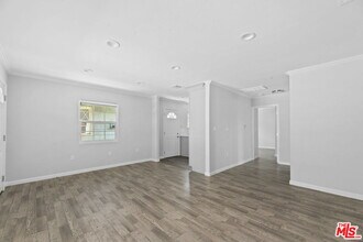 1960 N Ontario St in Burbank, CA - Building Photo - Building Photo