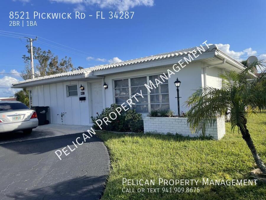 8521 Pickwick Rd in North Port, FL - Building Photo