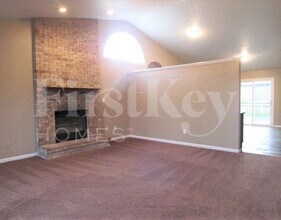 5139 Seerley Creek Rd in Indianapolis, IN - Foto de edificio - Building Photo