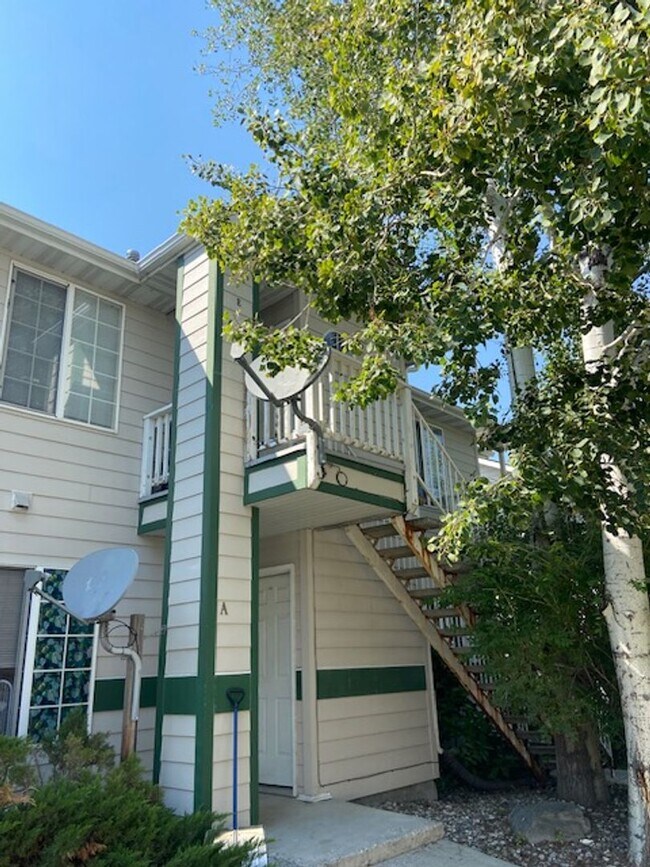 property at 3014 W Villard St