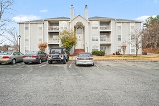 421 Rivertree Ln in Winston-Salem, NC - Building Photo