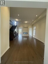 913 Rexton Dr in Oshawa, ON - Building Photo - Building Photo