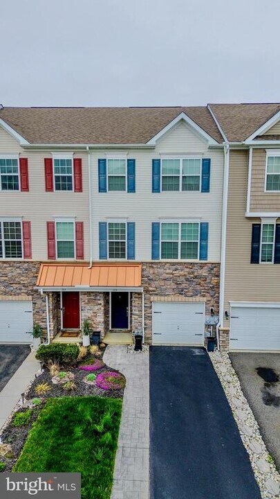 175 Bantry St in Swedesboro, NJ - Building Photo