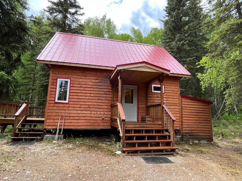 1274 Ballina Rd in Fairbanks, AK - Building Photo