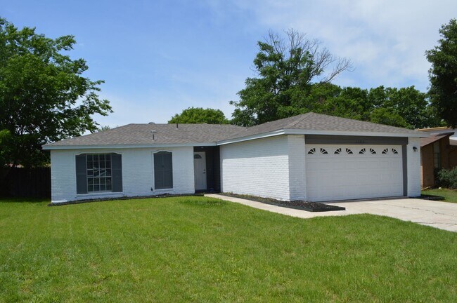 13719 Earlywood St in San Antonio, TX - Building Photo - Building Photo