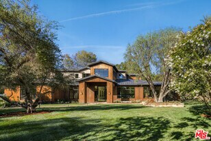 24877 Eldorado Meadow Rd in Hidden Hills, CA - Building Photo