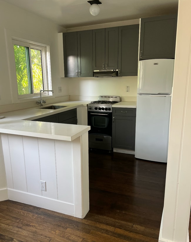 409 Wheeling Way, Unit 409 in Los Angeles, CA - Foto de edificio - Building Photo