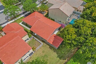 648 Sand Creek Cir in Weston, FL - Building Photo - Building Photo
