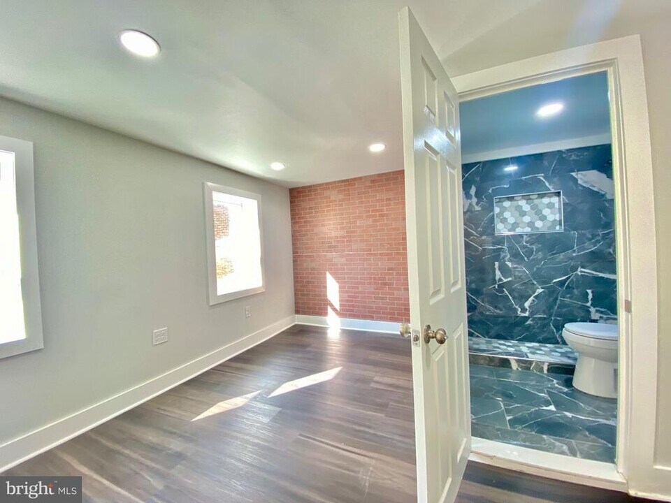 2236 Cedar St in Philadelphia, PA - Building Photo