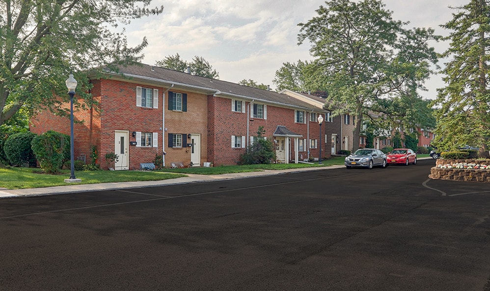 Elmwood Terrace Apartments and Townhomes in Rochester, NY - Foto de edificio