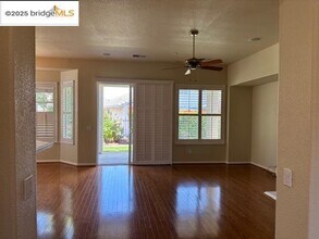366 St Claire Terrace in Brentwood, CA - Building Photo - Building Photo