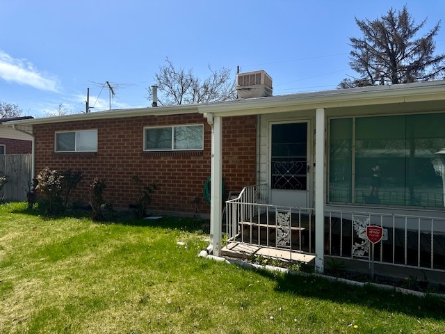1259 N Buccaneer Dr in Salt Lake City, UT - Foto de edificio