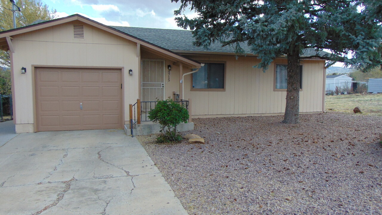 4715 E Donna Dr in Prescott, AZ - Building Photo