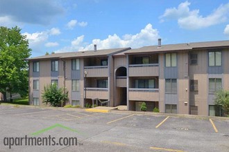 The Oaks Apartments in Dunbar, WV - Foto de edificio - Building Photo