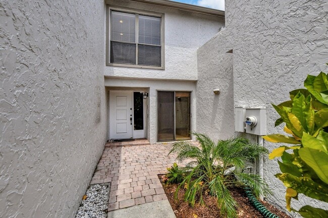 6732 Canary Palm Cir in Boca Raton, FL - Building Photo - Building Photo