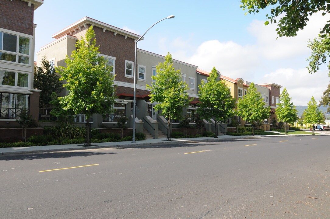 Building 2 in Dublin, CA - Building Photo