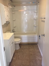 418 Spratley St in Kansas City, MO - Foto de edificio - Building Photo