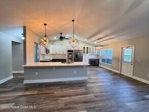 1231 Devoted St SE in Palm Bay, FL - Building Photo - Building Photo