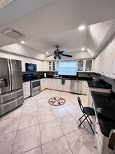 681 Verona St in Port Charlotte, FL - Foto de edificio - Building Photo