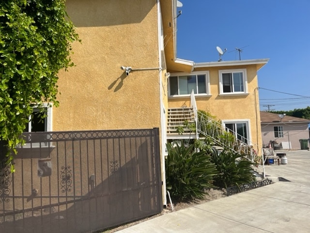 1712 S Ridgeley Dr, Unit 1 in Los Angeles, CA - Building Photo - Building Photo