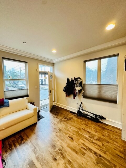 2100 Christian St, Unit A in Philadelphia, PA - Building Photo - Building Photo