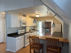 21 Hawthorn Ave in Winthrop, MA - Building Photo - Building Photo