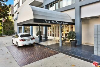 969 Hilgard Ave in Los Angeles, CA - Building Photo - Building Photo