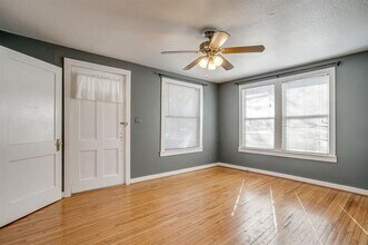 3200 Sandage Ave in Fort Worth, TX - Building Photo - Building Photo