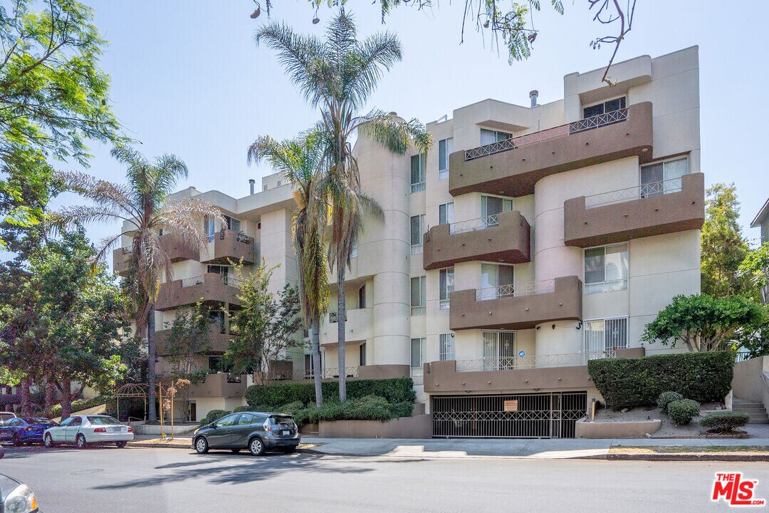 333 Westminster Ave in Los Angeles, CA - Building Photo