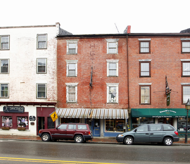 130 Water St in Hallowell, ME - Foto de edificio - Building Photo