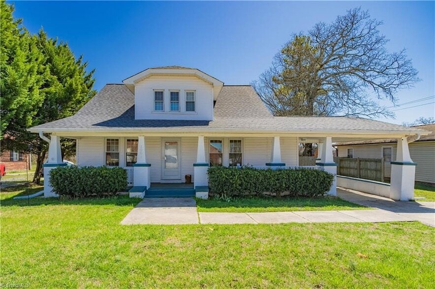 1001 Blair St in Thomasville, NC - Building Photo
