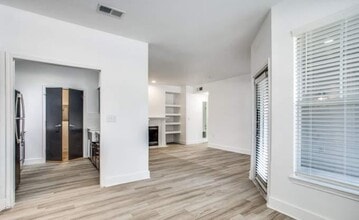 18959 Dallas Pkwy in Dallas, TX - Building Photo - Building Photo
