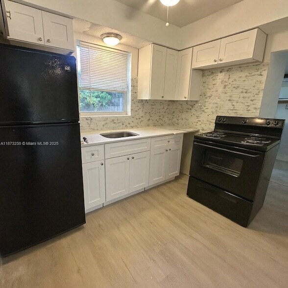 1565 NE 32nd St in Oakland Park, FL - Building Photo