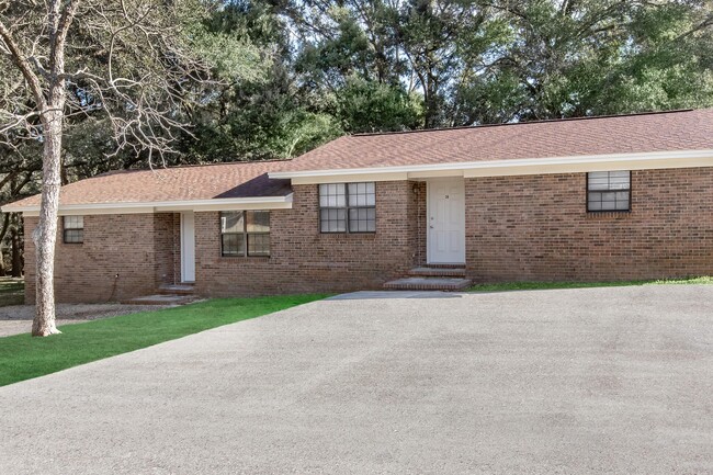 Bennett Apartments in Pensacola, FL - Foto de edificio - Building Photo