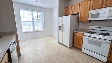 1535 Reserve Ln in Dekalb, IL - Building Photo - Building Photo