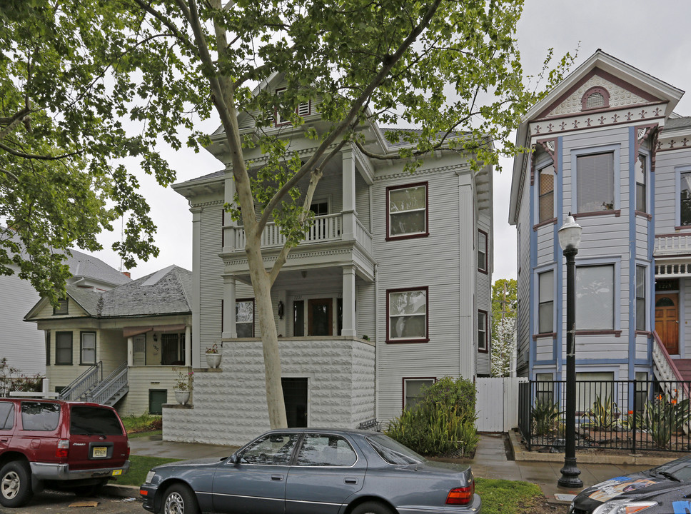 1221 F St in Sacramento, CA - Foto de edificio