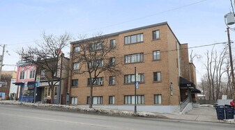 Pleasant Manor in Toronto, ON - Building Photo