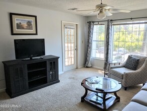 1231 Ladys Island Dr in Port Royal, SC - Building Photo - Building Photo